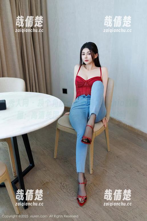 秀人网-杨紫嫣Cynthia 秀人网 - 换个角度看杨紫嫣Cynthia的制服:高清美图,不一样的视觉体验!