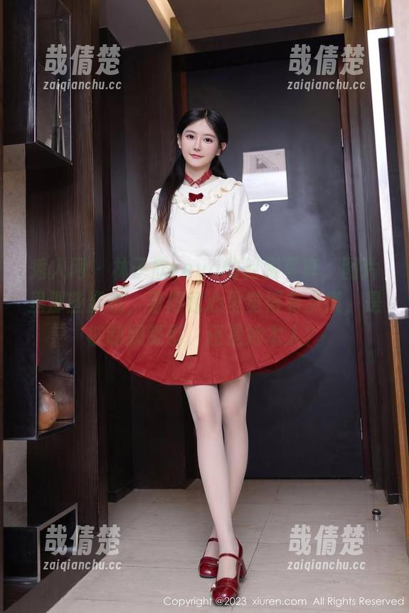 秀人网-林子欣reya 秀人网 - 林子欣reya的制服写真,图片里那些姿态,看得我心里觉得有点慌,是被制服吸引,还是她本人?