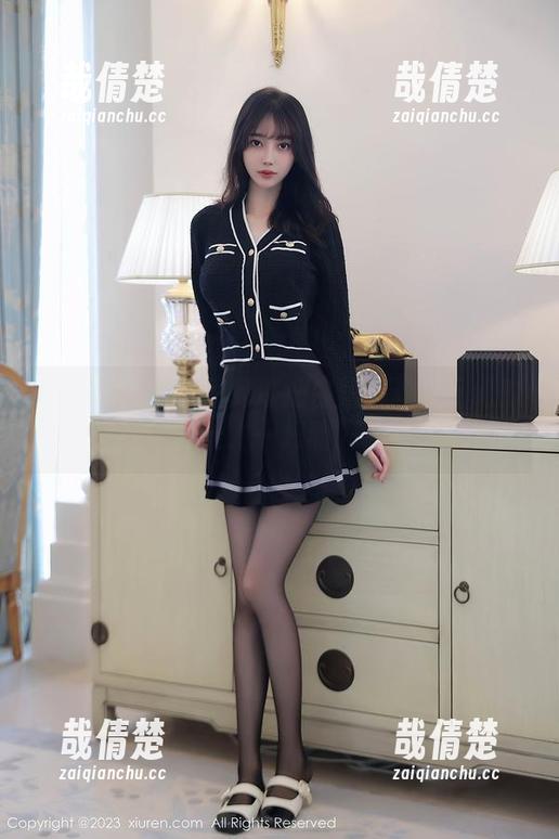 秀人网-璀灿 秀人网 - 网盘里的璀灿白裙:这作品绝对能让你的压力一扫而光,哈哈!