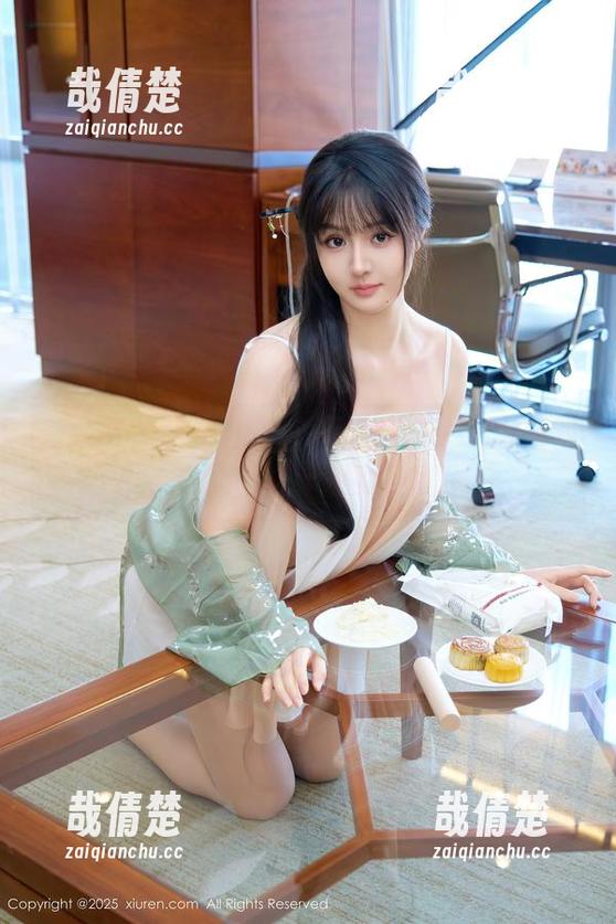 秀人网-萌宝儿BoA 秀人网 - 萌宝儿BoA短裙全套:光影游戏中,谁又不是个小窥探者呢?