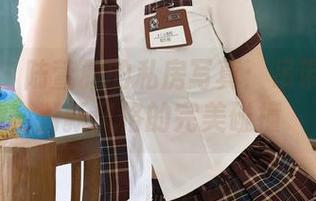 秀人网 – 陆萱雅的私房写真：吊带元素与清新风格的完美碰撞