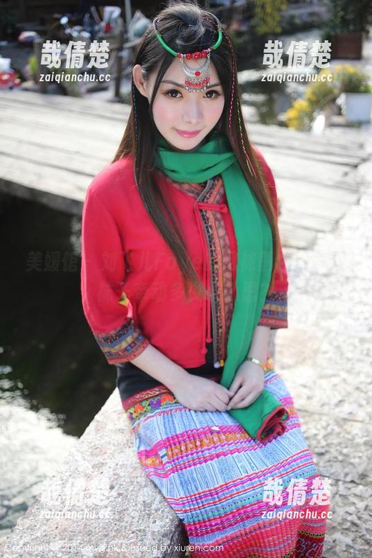 美媛馆 - 刘飞儿Faye的网袜图包：一双袜子牵动多少小心思？