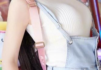 蜜桃社 – 暗藏玄机！Gina的秘密图包更新，必定让你眼前一亮！
