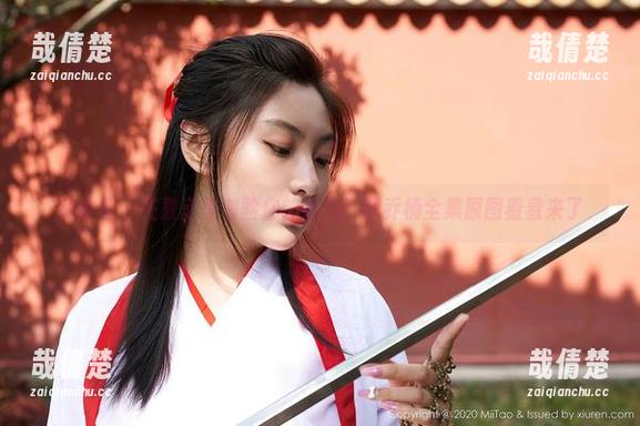 蜜桃社-顾乔楠 蜜桃社 - 在教室里考验你的眼力!顾乔楠全集原图羞羞来了