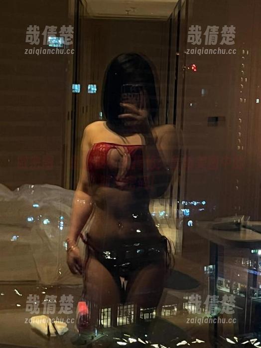 詹詹 微密圈 - 詹詹皮衣大揭秘:最新美图中的时尚密码!