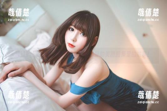雯粥粥 透过护士的外表,谁都能看见雯粥粥的美图图集里的故事!